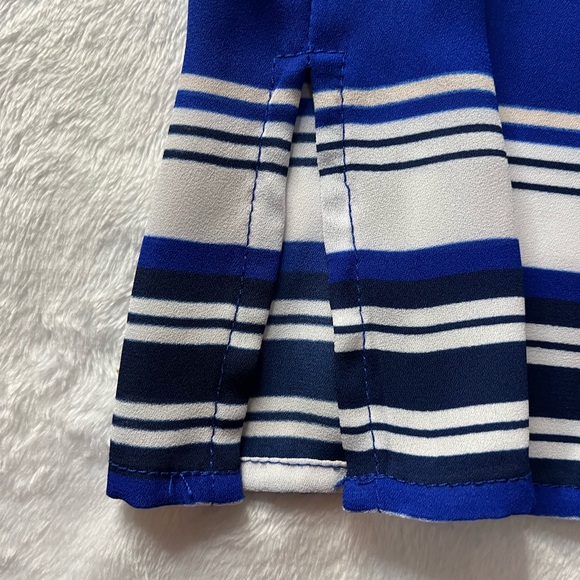 Liz Claiborne Career Blue Floral Women's Top - Picture 9 of 10